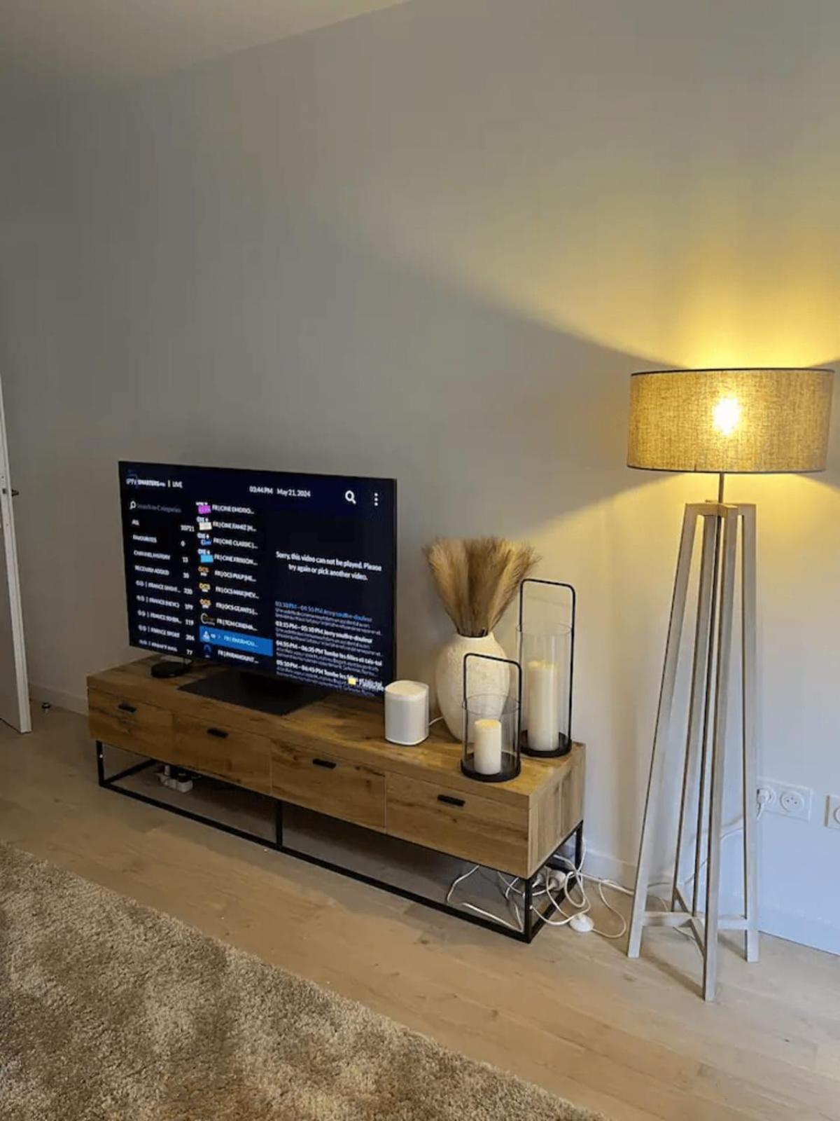 Modern With Terrace Apartment