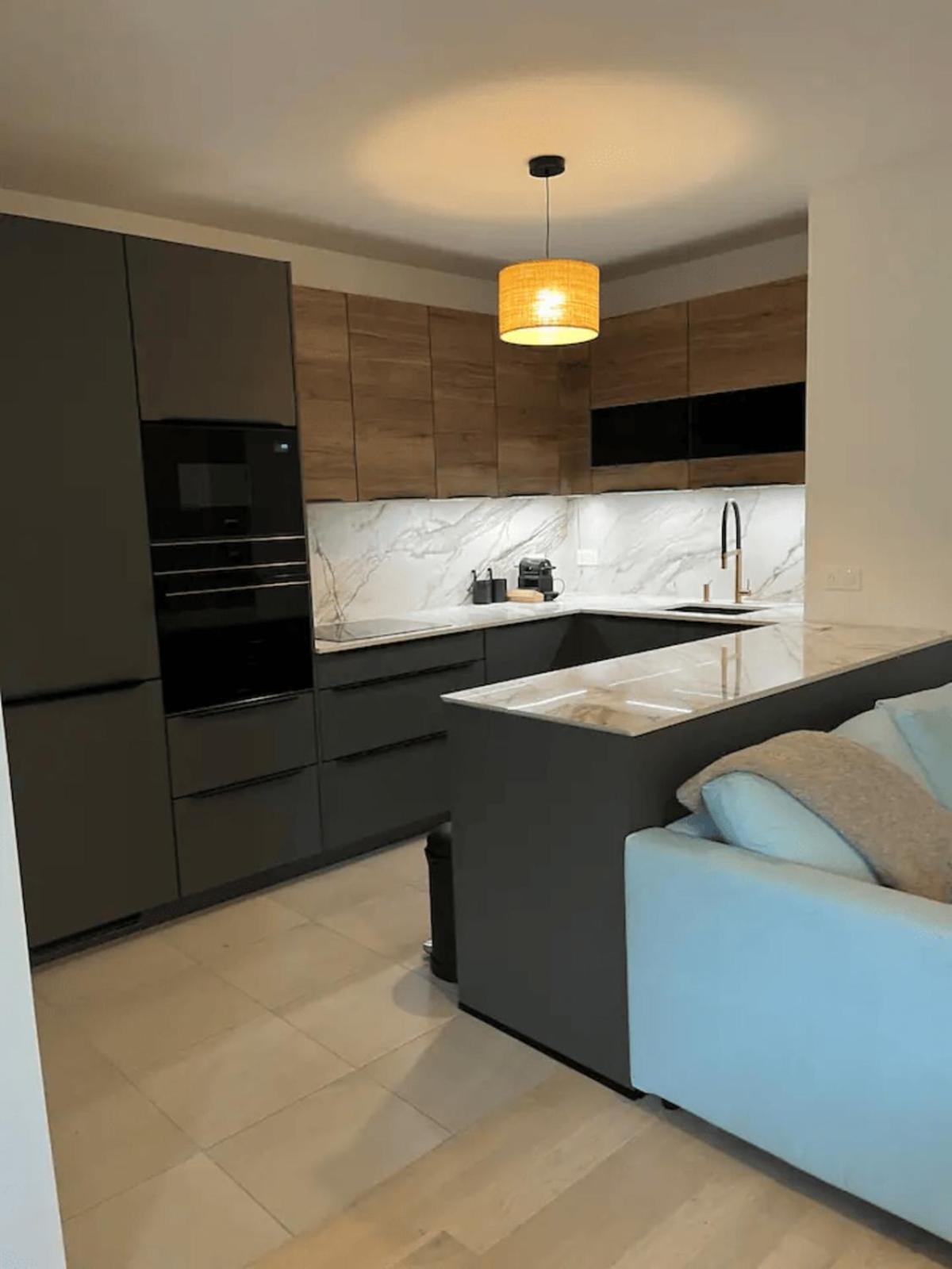 Apartment Modern With Terrace